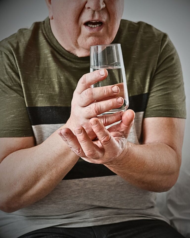 Parkinson Hastalığı Nedir? Parkinson’un 15 Belirtisi?